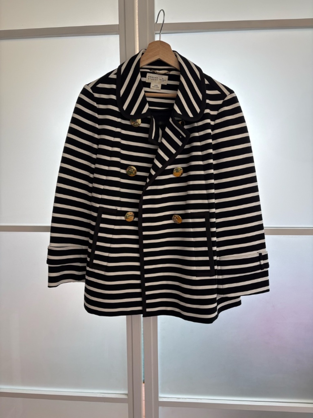 Kate Spade Brooke Street b&w striped jacket with goldtone buttons. Size 10.